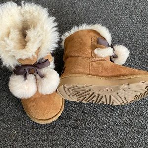 UGGS GITA sheepskin boots